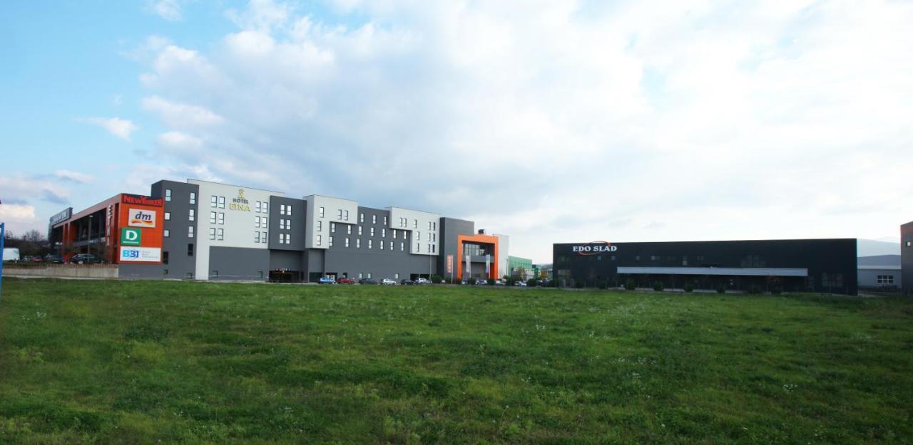 Hotel Etna Gracanica  Exteriér fotografie