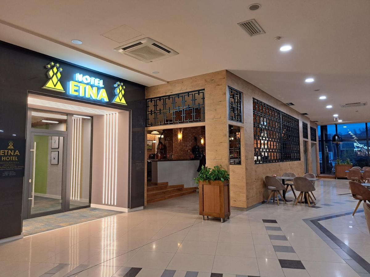 Hotel Etna Gracanica  Exteriér fotografie