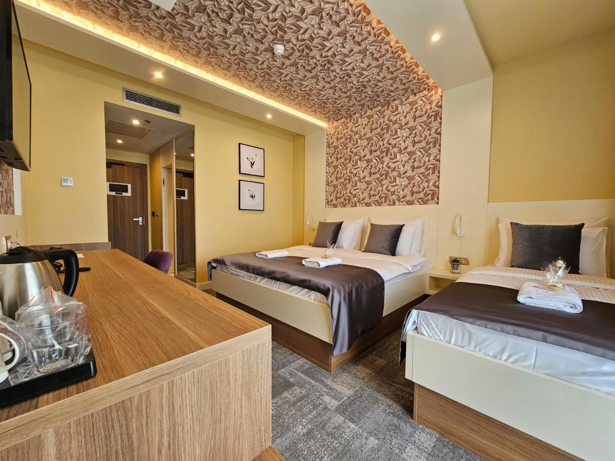 Hotel Etna Gracanica  Exteriér fotografie