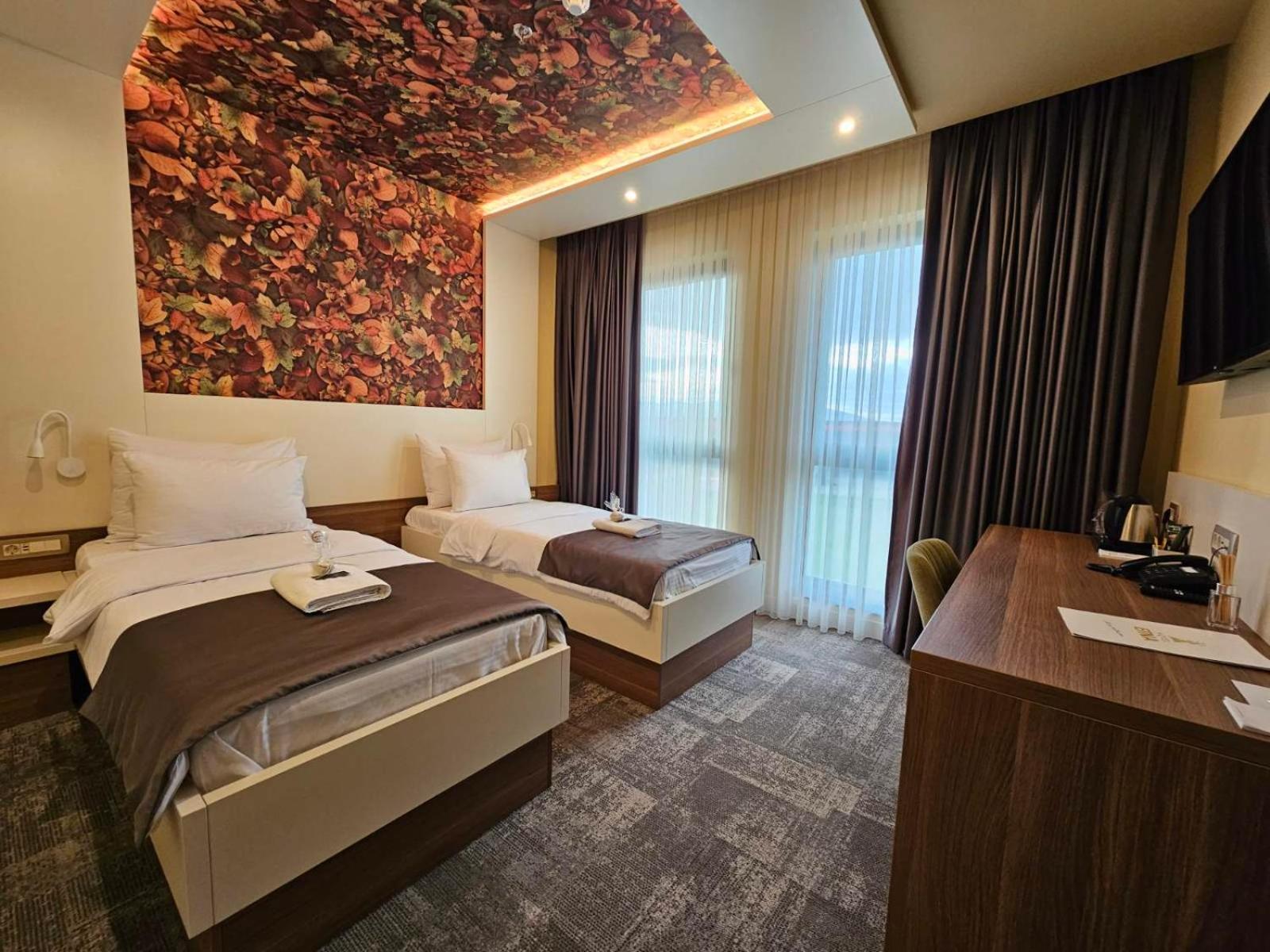 Hotel Etna Gracanica  Exteriér fotografie